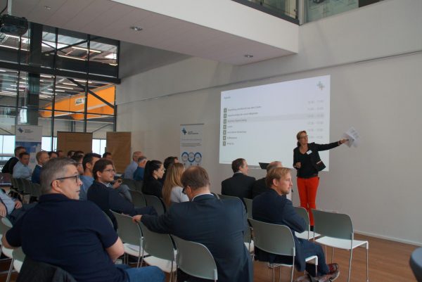 Head of Marketing Sabine Bergs bei der Center Smart Services Community Conference
