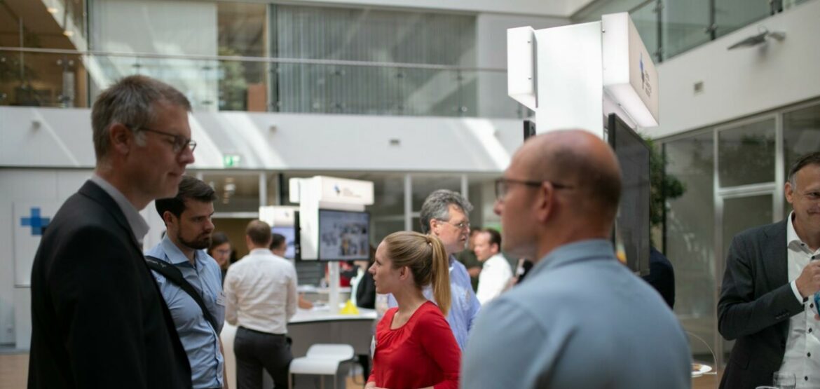 Jana Frank und Gäste am Center Smart Services